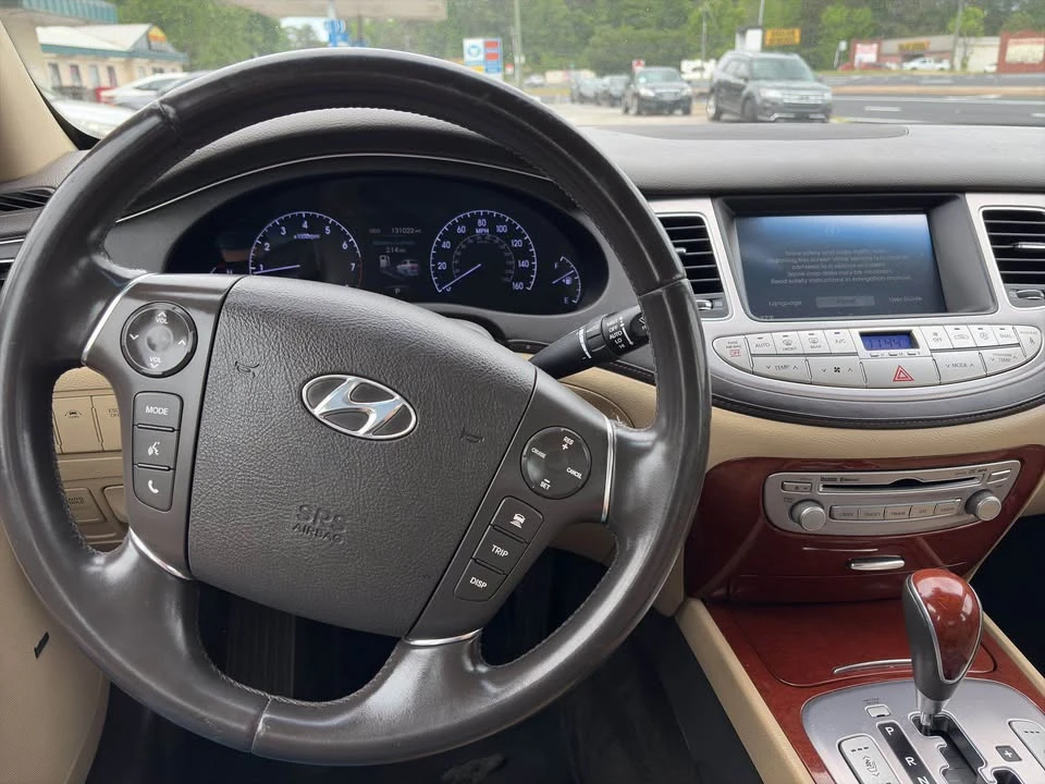 2013 Hyundai Genesis - Image 11 of 20
