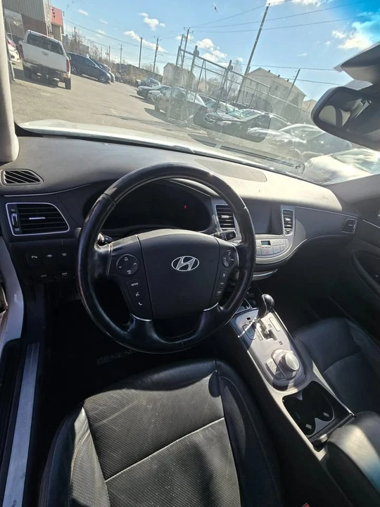 2013 Hyundai Genesis - Image 6 of 9