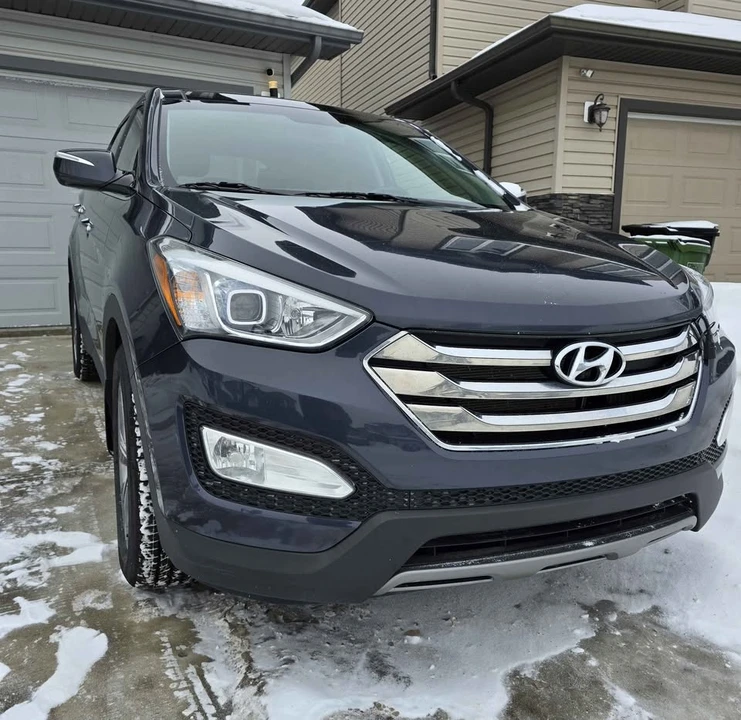 2013 Hyundai Santa Fe - Image 4 of 19