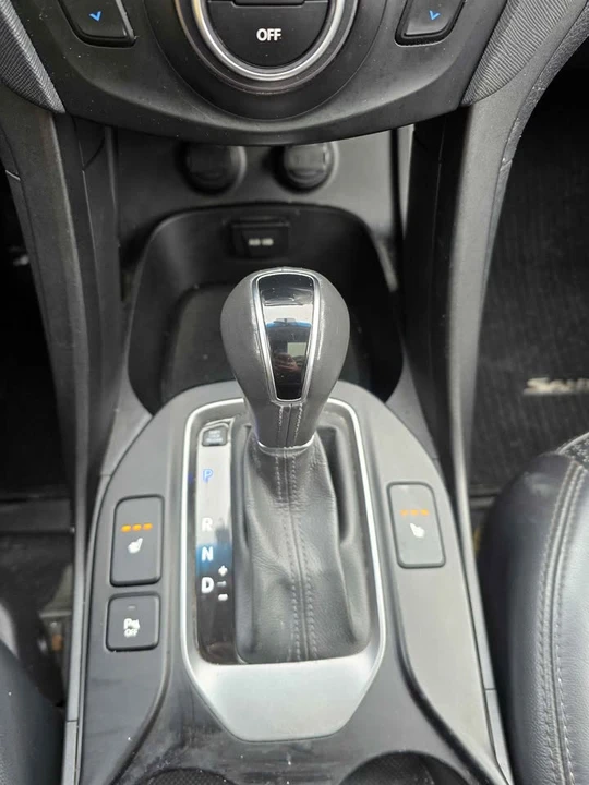 2013 Hyundai Santa Fe - Image 18 of 19