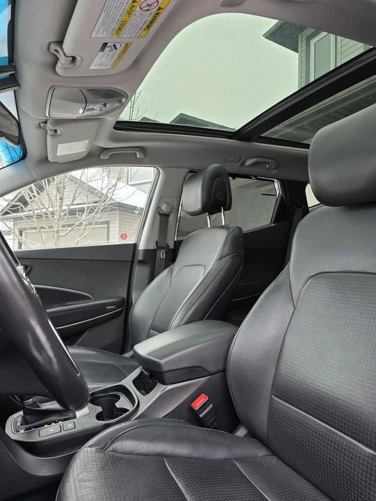 2013 Hyundai Santa Fe - Image 9 of 19