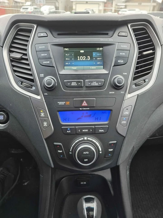 2013 Hyundai Santa Fe - Image 13 of 19