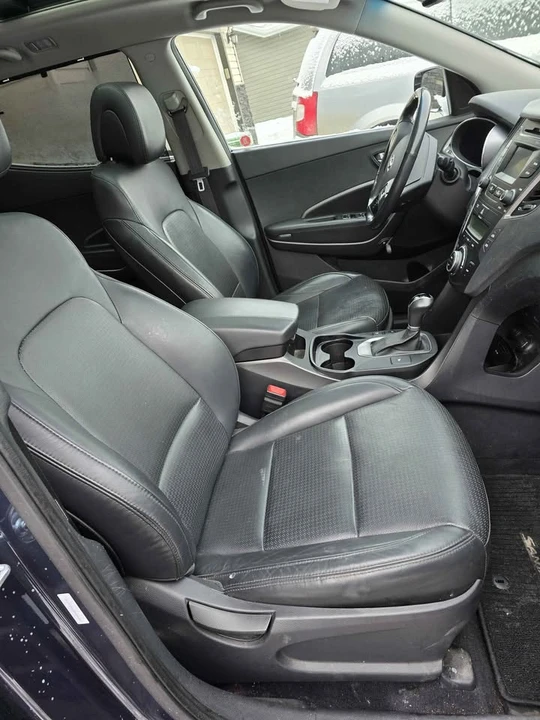 2013 Hyundai Santa Fe - Image 10 of 19
