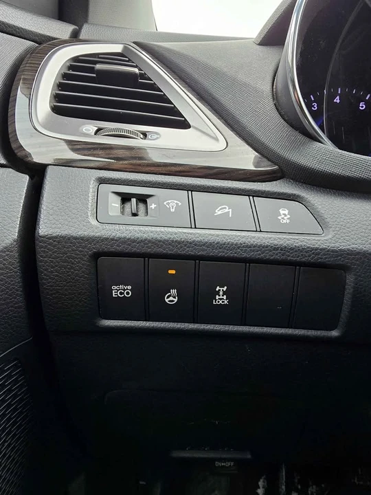 2013 Hyundai Santa Fe - Image 19 of 19