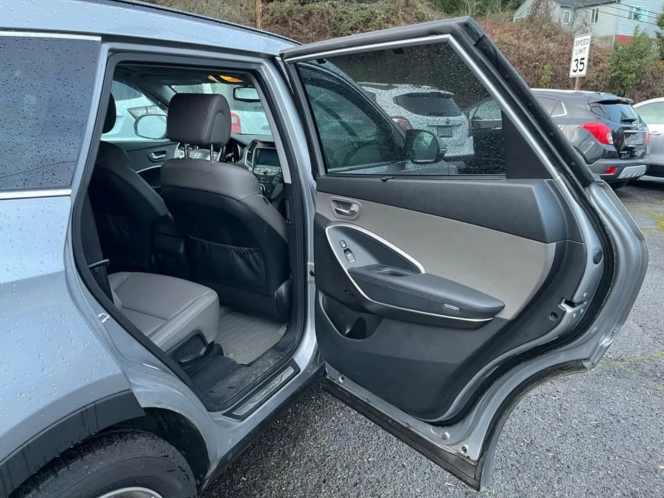 2013 Hyundai Santa Fe - Image 15 of 15