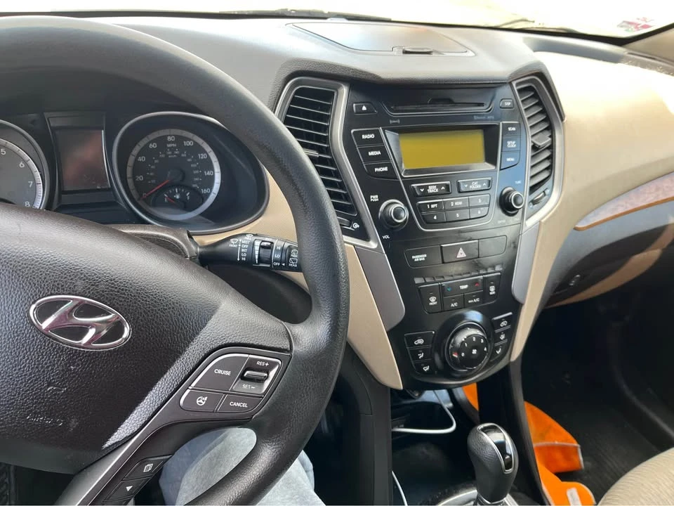2013 Hyundai Santa Fe - Image 6 of 8
