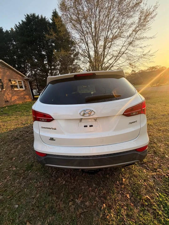 2013 Hyundai Santa Fe - Image 7 of 11