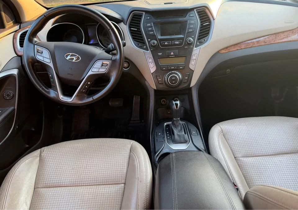 2013 Hyundai Santa Fe - Image 9 of 11