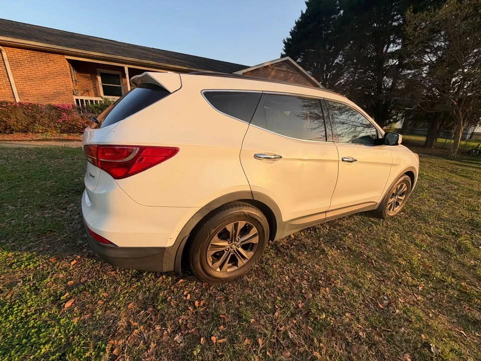 2013 Hyundai Santa Fe - Image 5 of 11