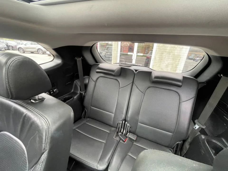 2013 Hyundai Santa Fe - Image 17 of 19
