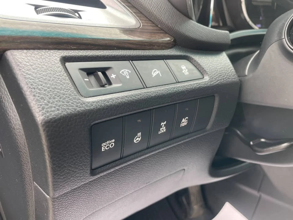 2013 Hyundai Santa Fe - Image 13 of 19