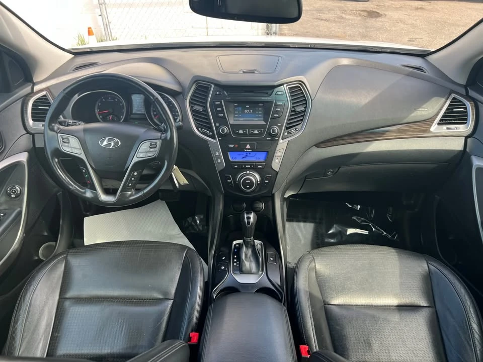 2013 Hyundai Santa Fe - Image 10 of 20