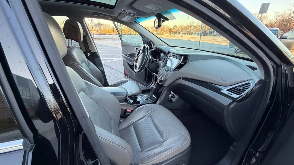 2013 Hyundai Santa Fe - Image 15 of 20