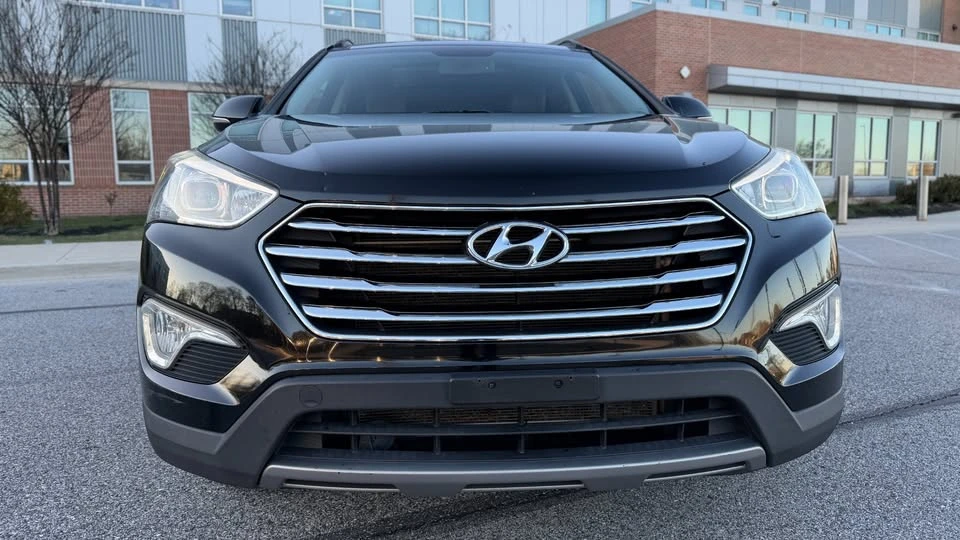 2013 Hyundai Santa Fe - Image 2 of 20