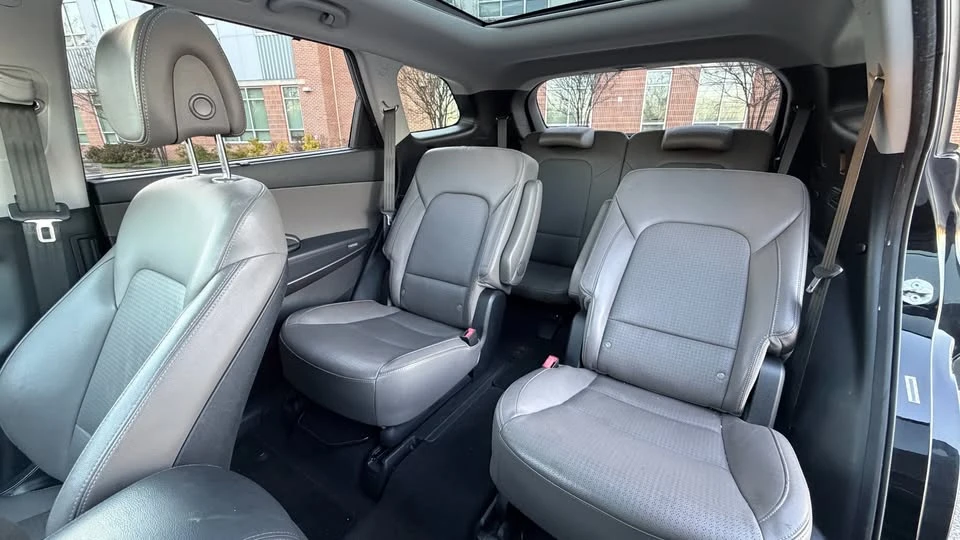 2013 Hyundai Santa Fe - Image 17 of 20