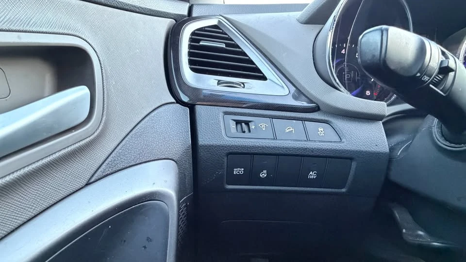 2013 Hyundai Santa Fe - Image 12 of 20