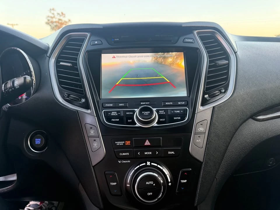 2013 Hyundai Santa Fe - Image 12 of 15
