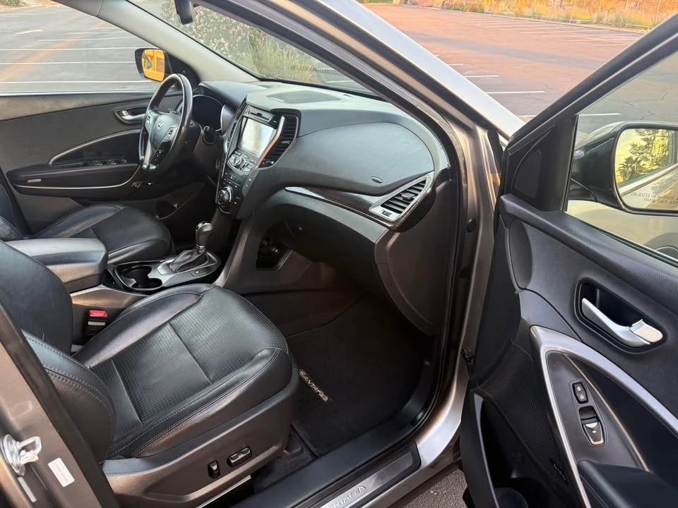 2013 Hyundai Santa Fe - Image 7 of 15
