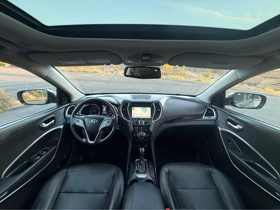 2013 Hyundai Santa Fe - Image 10 of 15