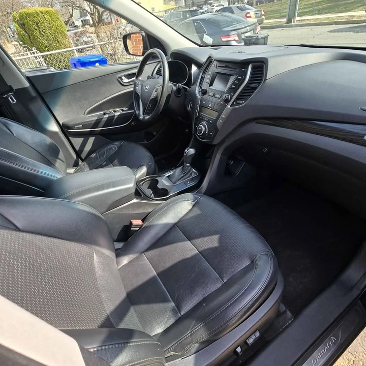 2013 Hyundai Santa Fe - Image 5 of 11