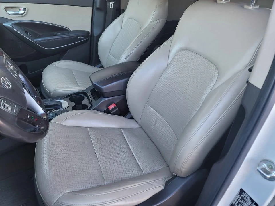 2013 Hyundai Santa Fe - Image 10 of 12