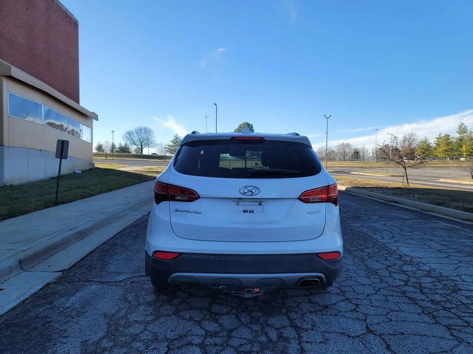 2013 Hyundai Santa Fe - Image 8 of 12