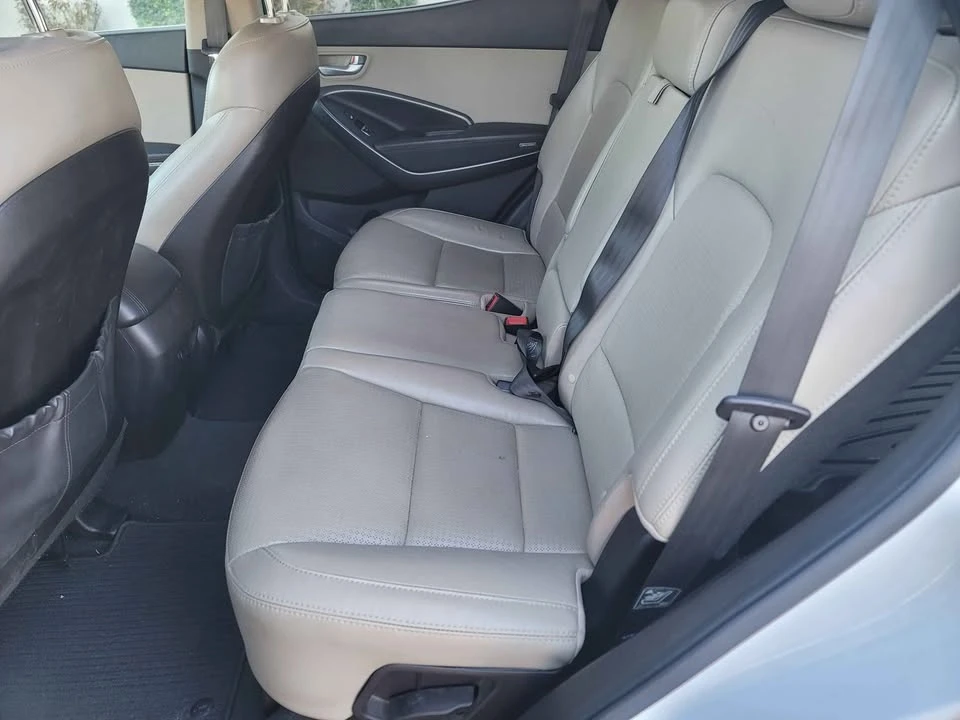2013 Hyundai Santa Fe - Image 11 of 12
