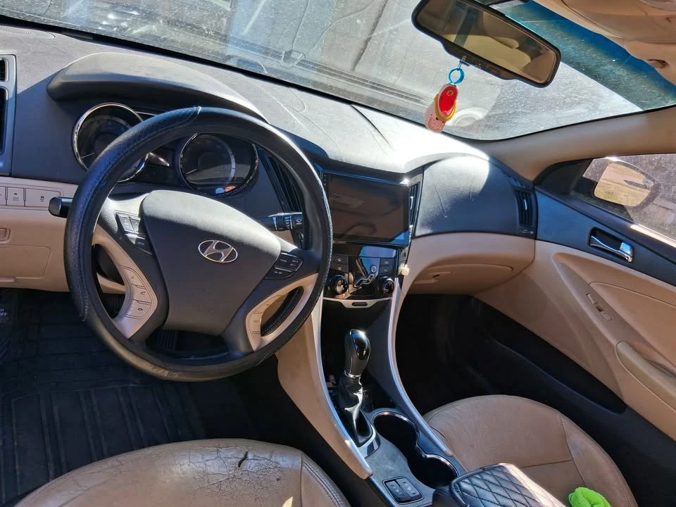 2013 Hyundai Genesis Coupe - Image 6 of 10