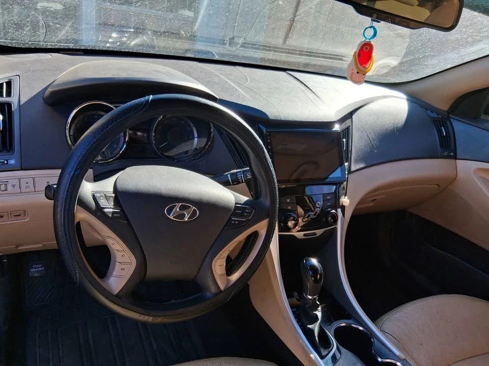2013 Hyundai Genesis Coupe - Image 7 of 10
