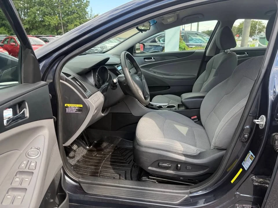 2013 Hyundai Sonata - Image 14 of 18