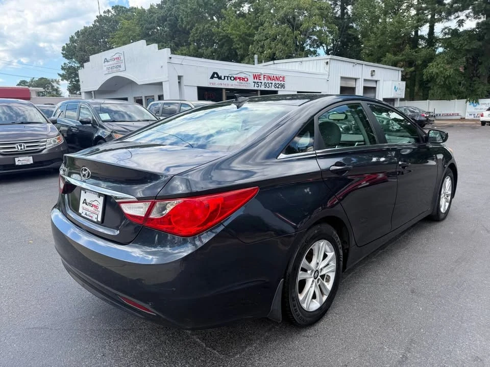 2013 Hyundai Sonata - Image 5 of 18