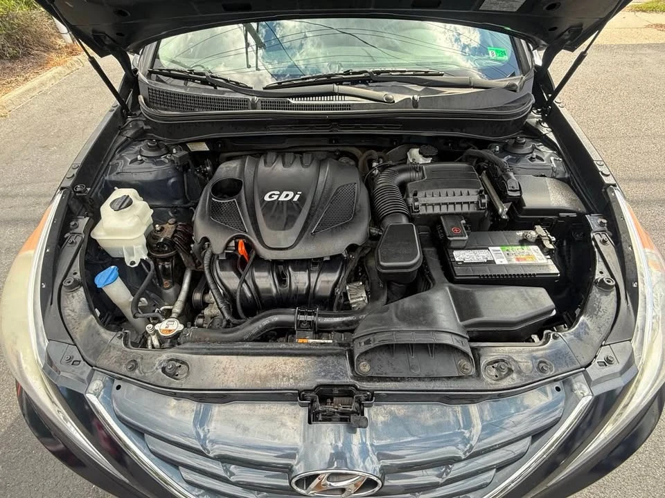 2013 Hyundai Sonata - Image 16 of 18