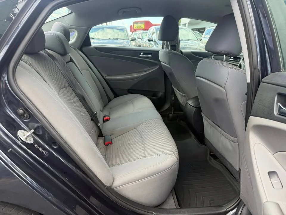 2013 Hyundai Sonata - Image 11 of 18