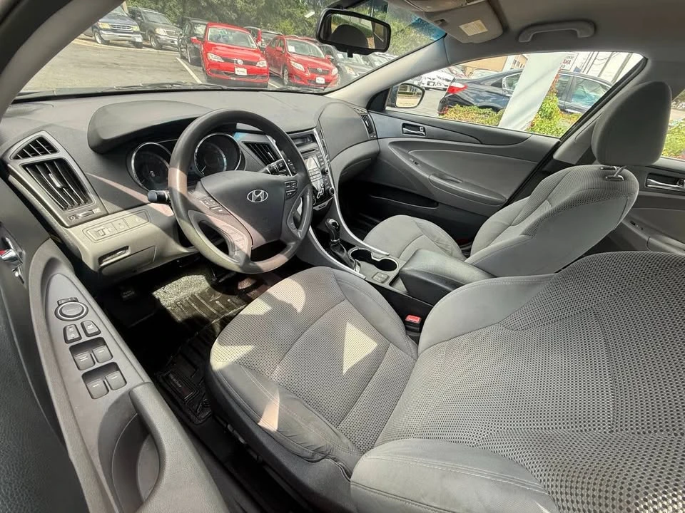 2013 Hyundai Sonata - Image 15 of 18