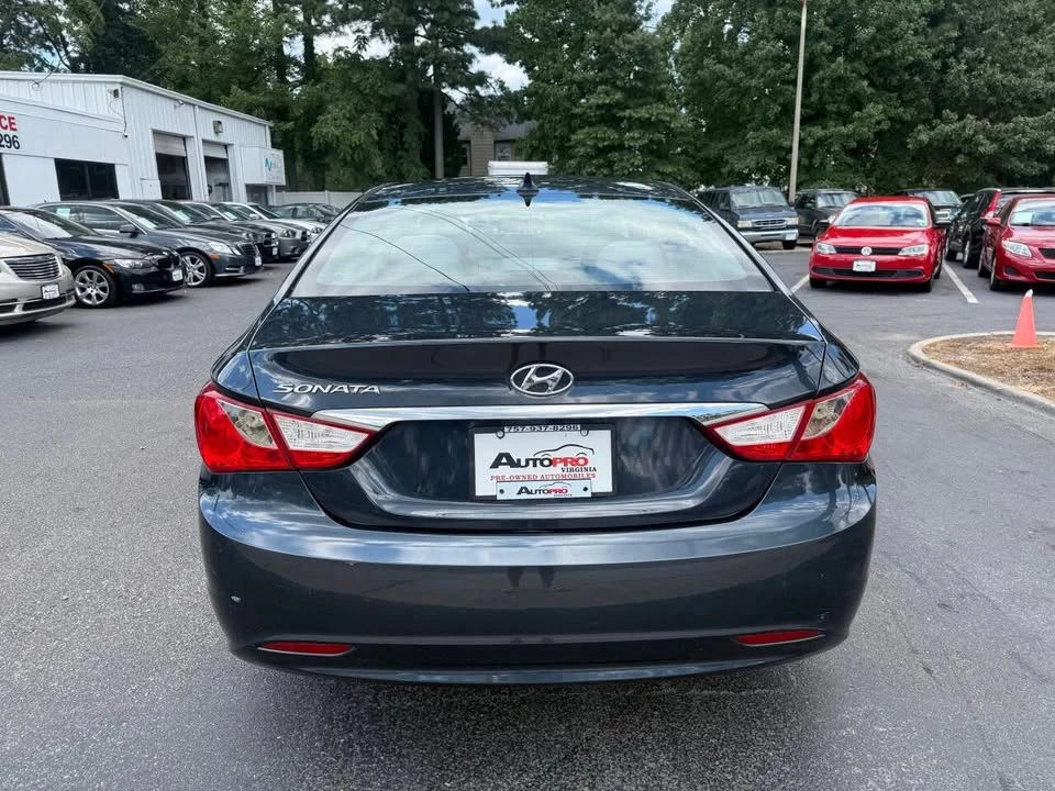 2013 Hyundai Sonata - Image 4 of 18