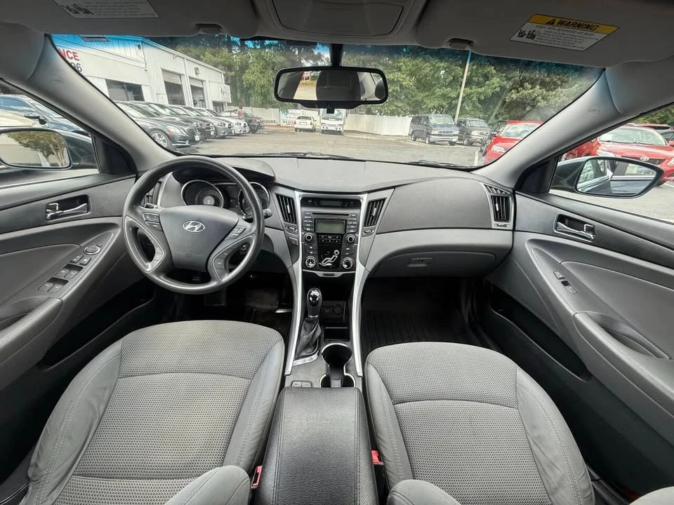 2013 Hyundai Sonata - Image 12 of 18