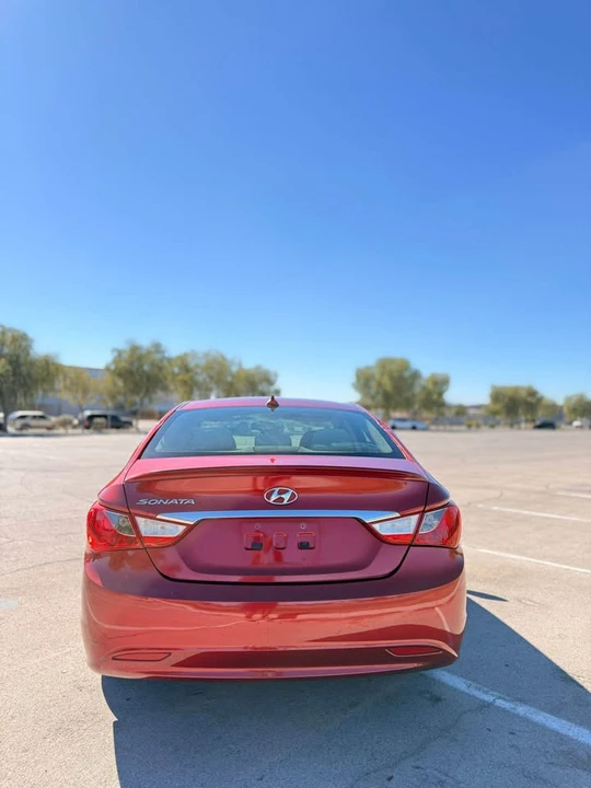 2013 Hyundai Sonata - Image 2 of 7