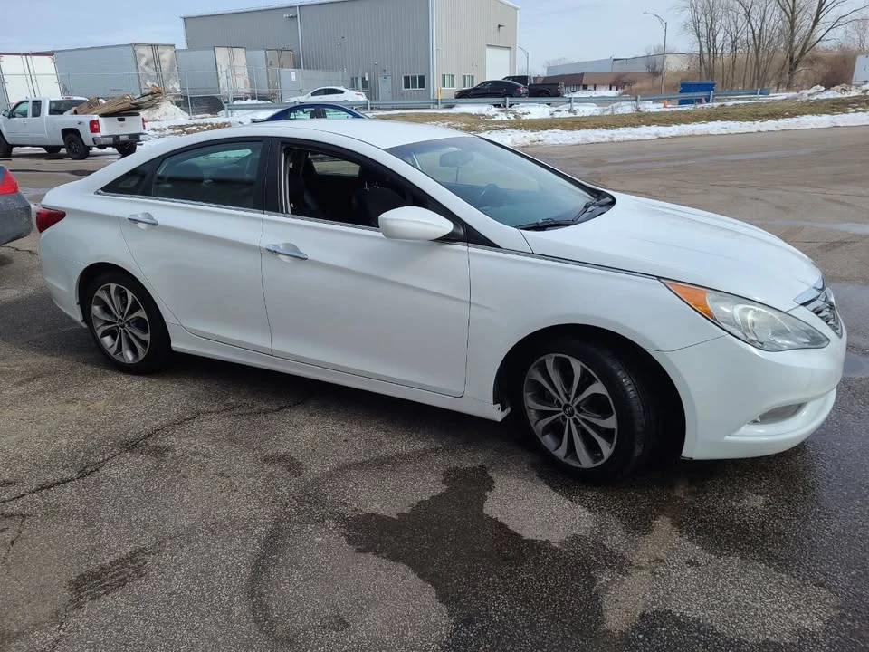 2013 Hyundai Sonata - Image 5 of 13
