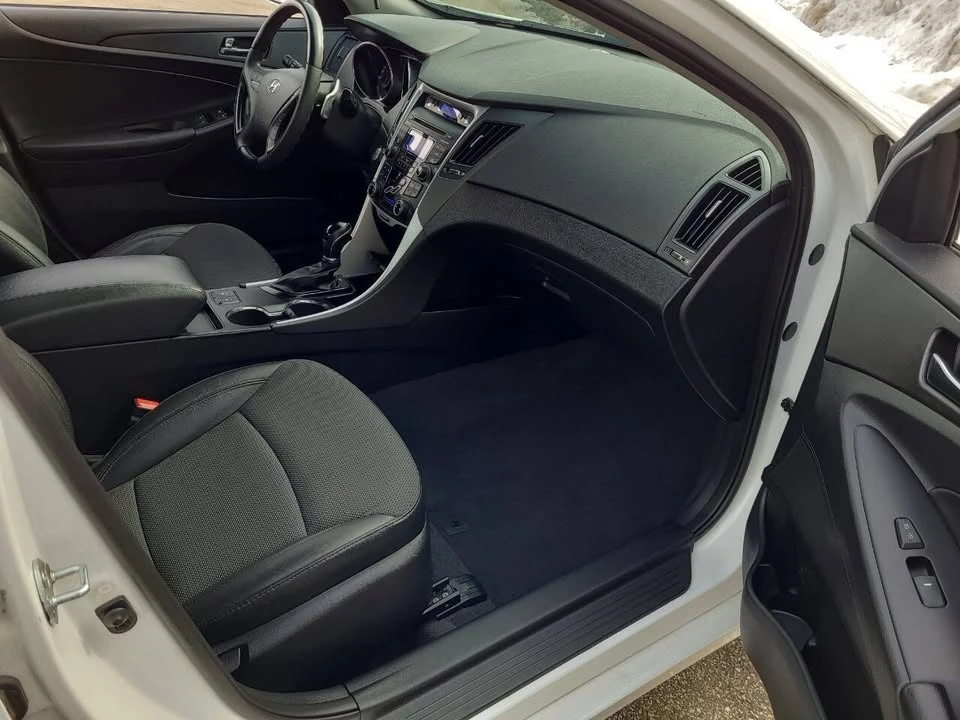 2013 Hyundai Sonata - Image 12 of 13