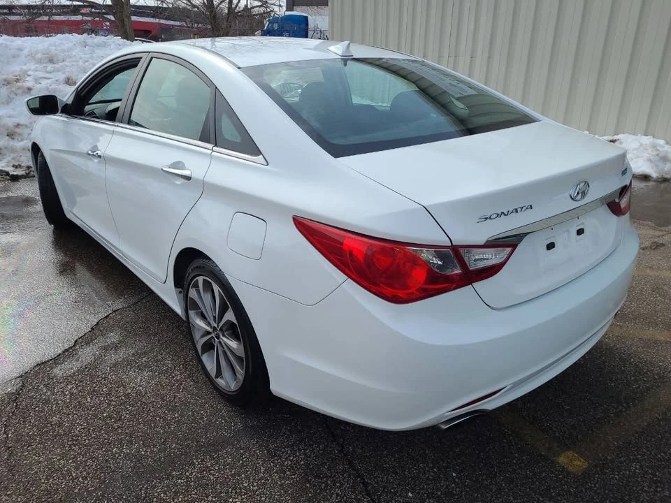 2013 Hyundai Sonata - Image 8 of 13