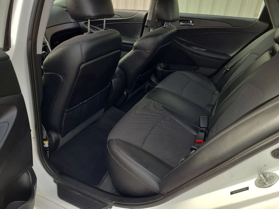 2013 Hyundai Sonata - Image 10 of 13