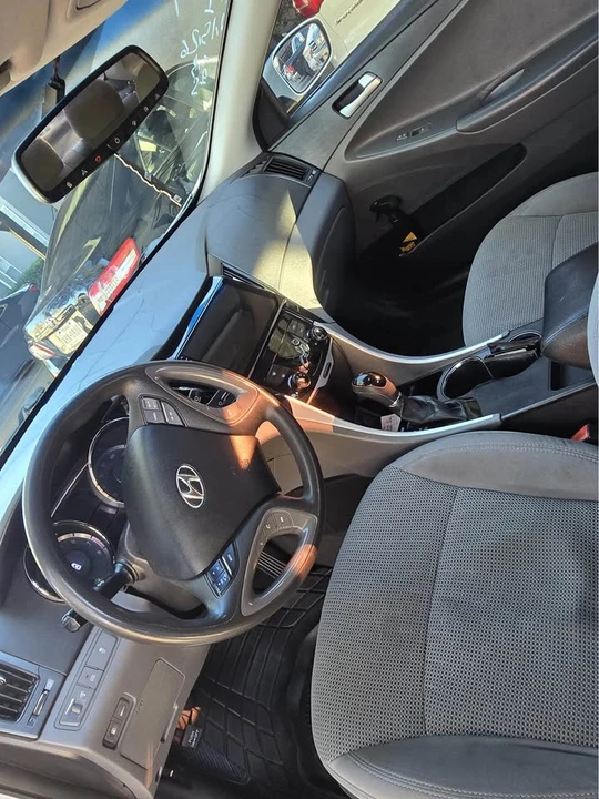2013 Hyundai Sonata - Image 5 of 5