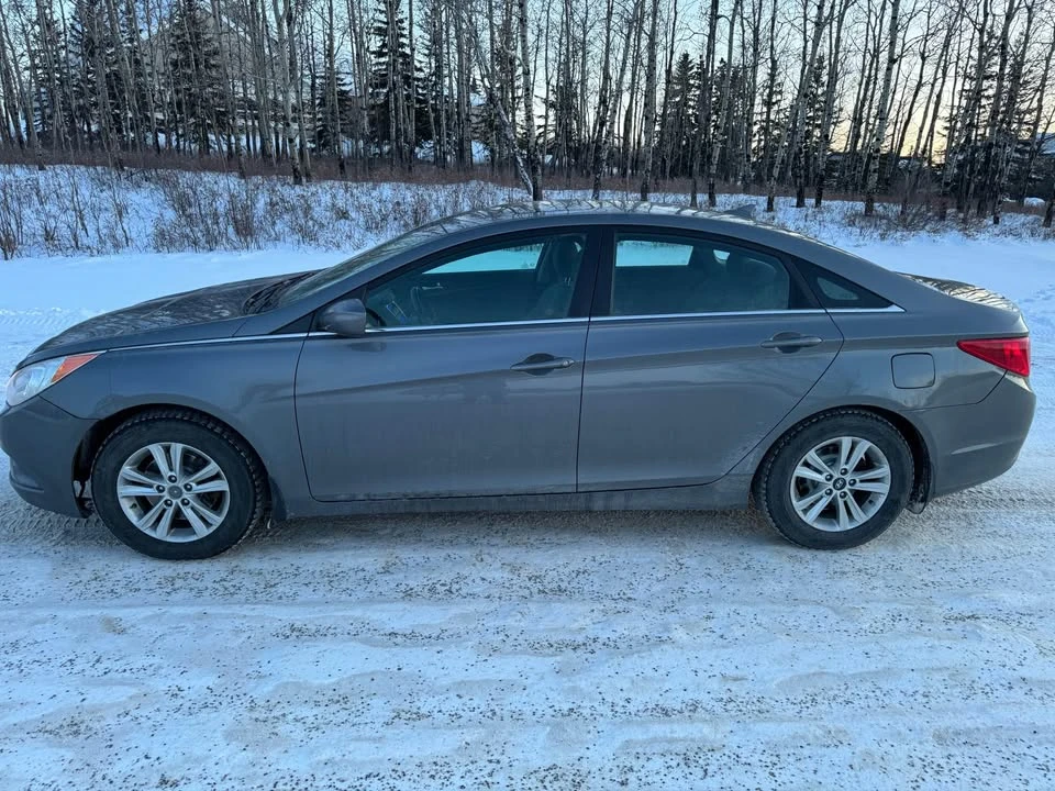 2013 Hyundai Sonata - Image 4 of 10