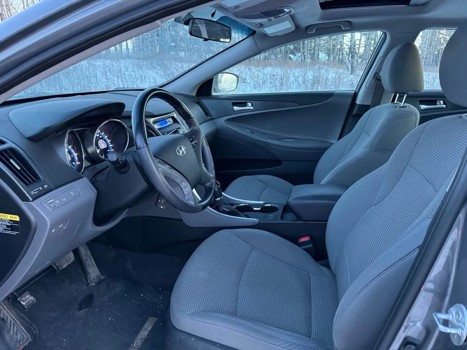 2013 Hyundai Sonata - Image 3 of 10