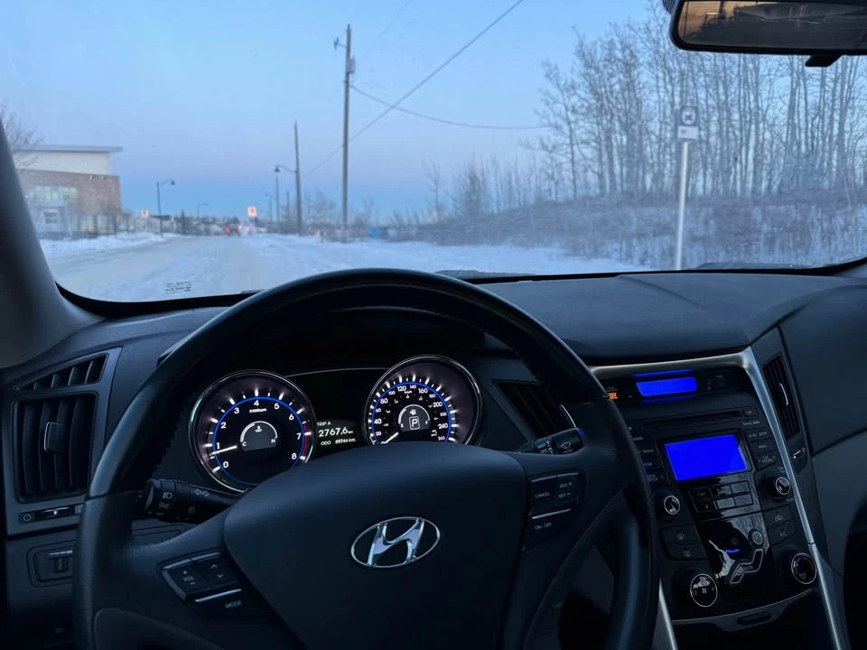 2013 Hyundai Sonata - Image 2 of 10