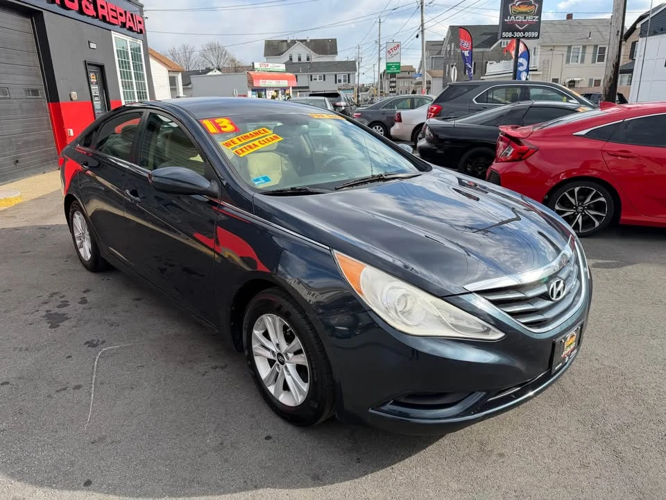 2013 Hyundai Sonata - Image 6 of 10