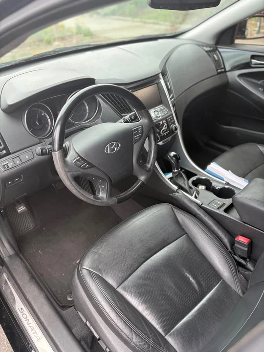 2013 Hyundai Sonata - Image 6 of 10