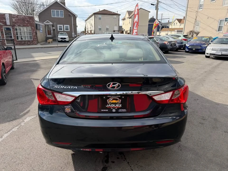 2013 Hyundai Sonata - Image 4 of 10