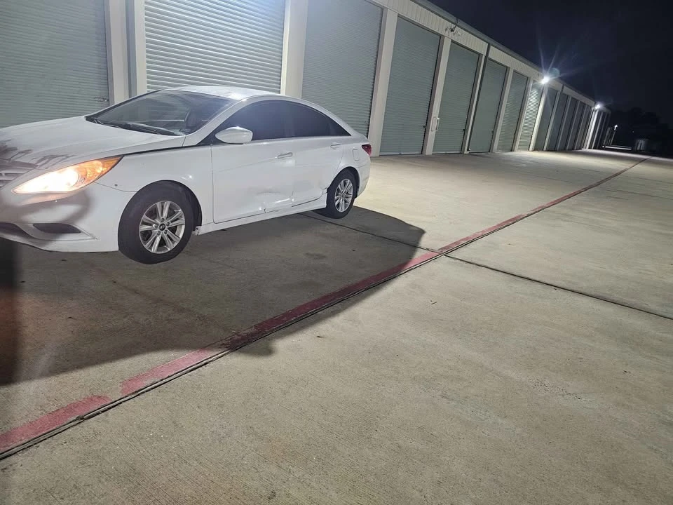 2013 Hyundai Sonata - Image 2 of 8