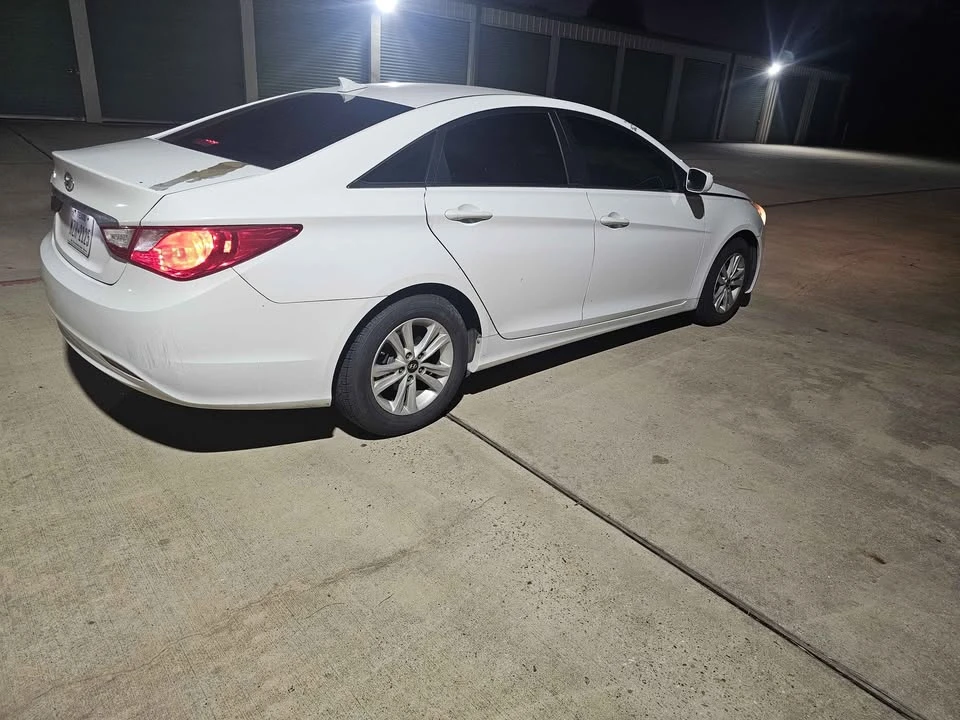 2013 Hyundai Sonata - Image 3 of 8